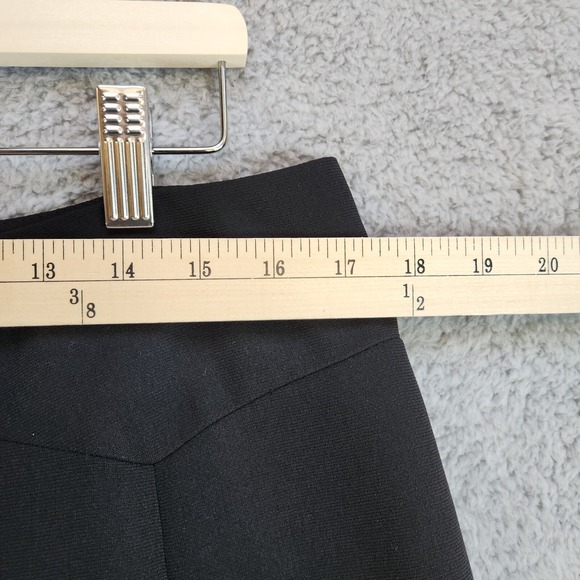 Jones Wear Essentials‎ Skirt - Woman's Size 12 - Black - Picture 2 of 7